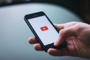 Blog ou chaîne youtube : comment faire son choix ?